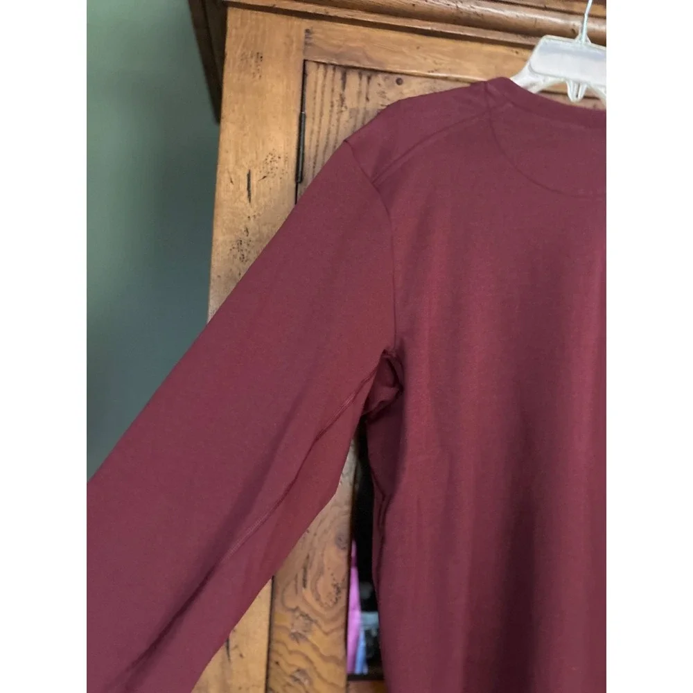 Nike Men's Dri-FIT Sz M  Primary Versatile Fitness  Top Maroon Red